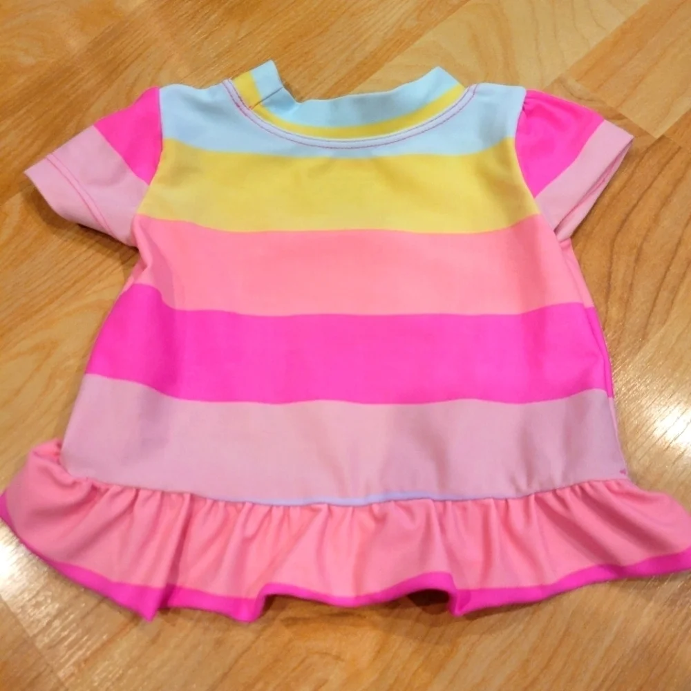 The children's place baby girl 2 piece suit rashguard size 6-9 months.